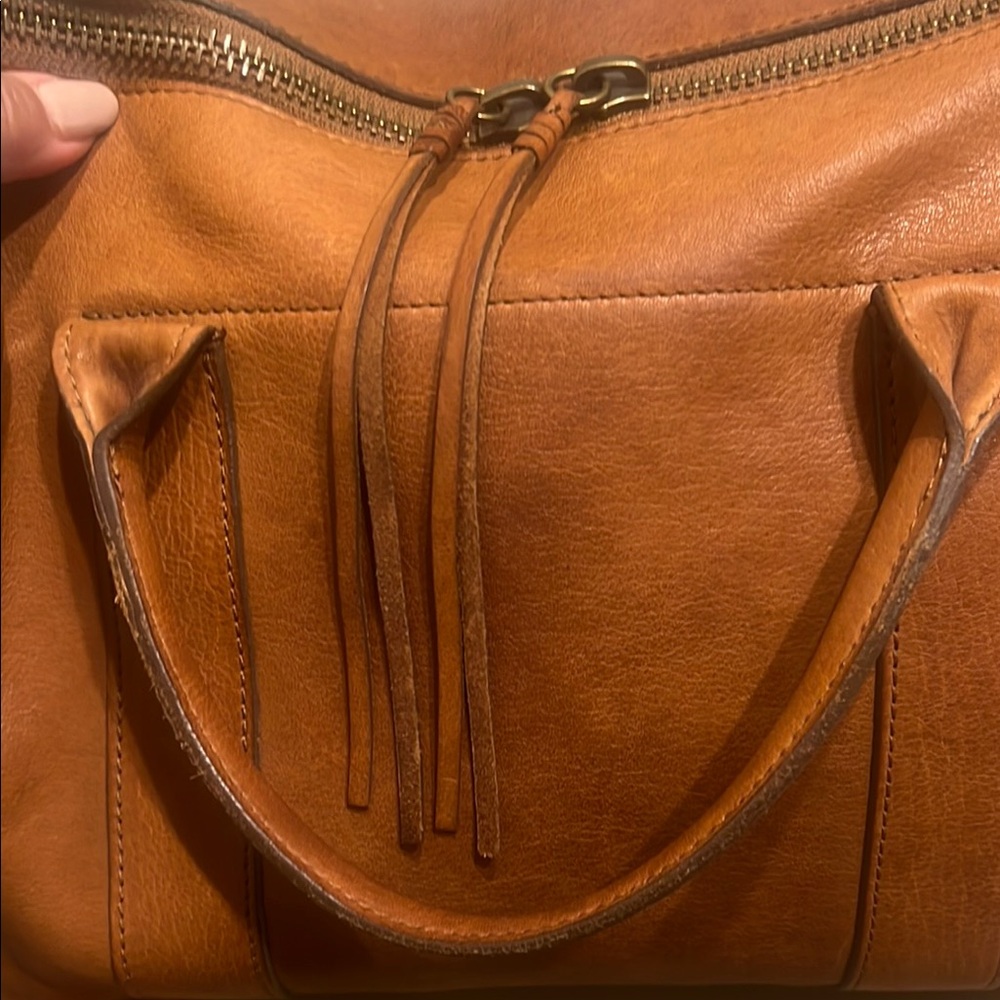 Madewell Tan Leather Shoulder Bag with Structured Design